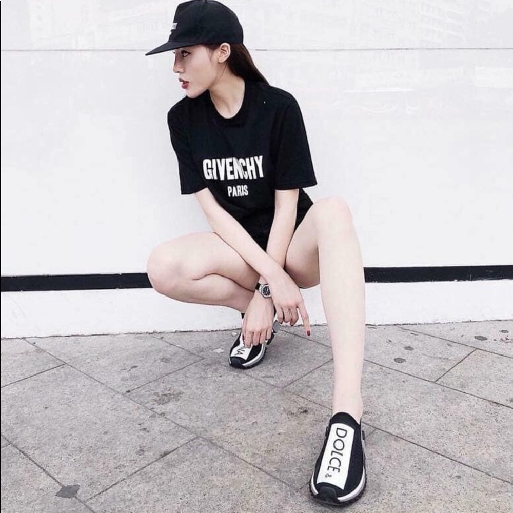 Sneakers - Picture 1 of 6